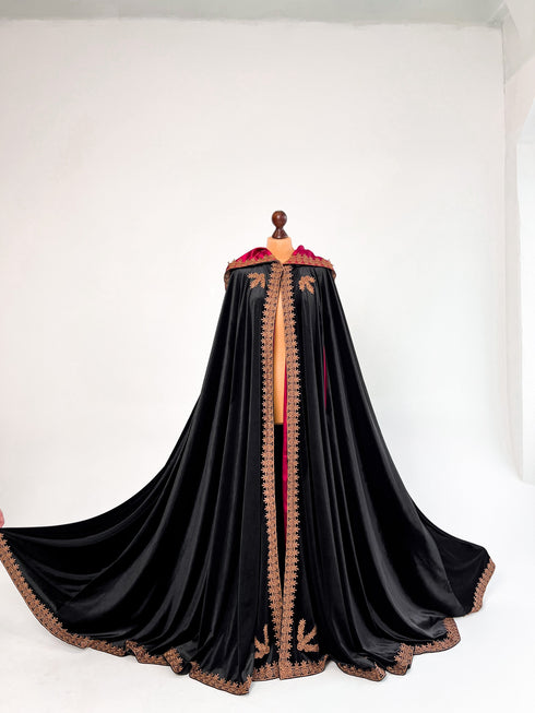 Сape with red lining